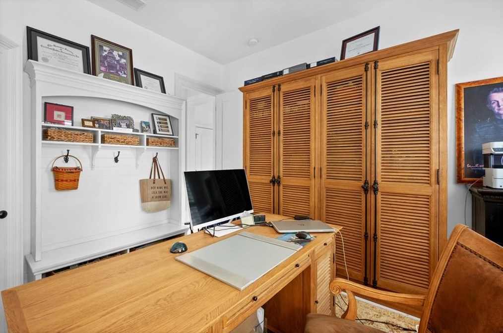 305 Valley Brook Way, Atlanta GA  30342-3378 exterior