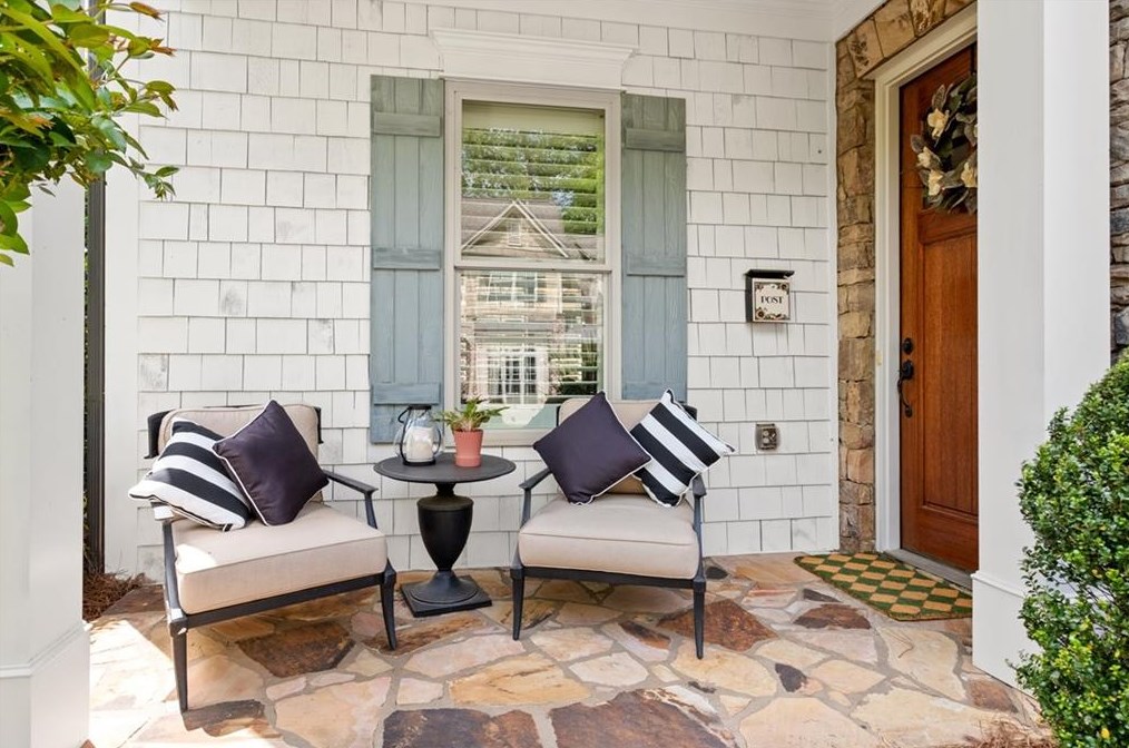 305 Valley Brook Way, Atlanta GA  30342-3378 exterior