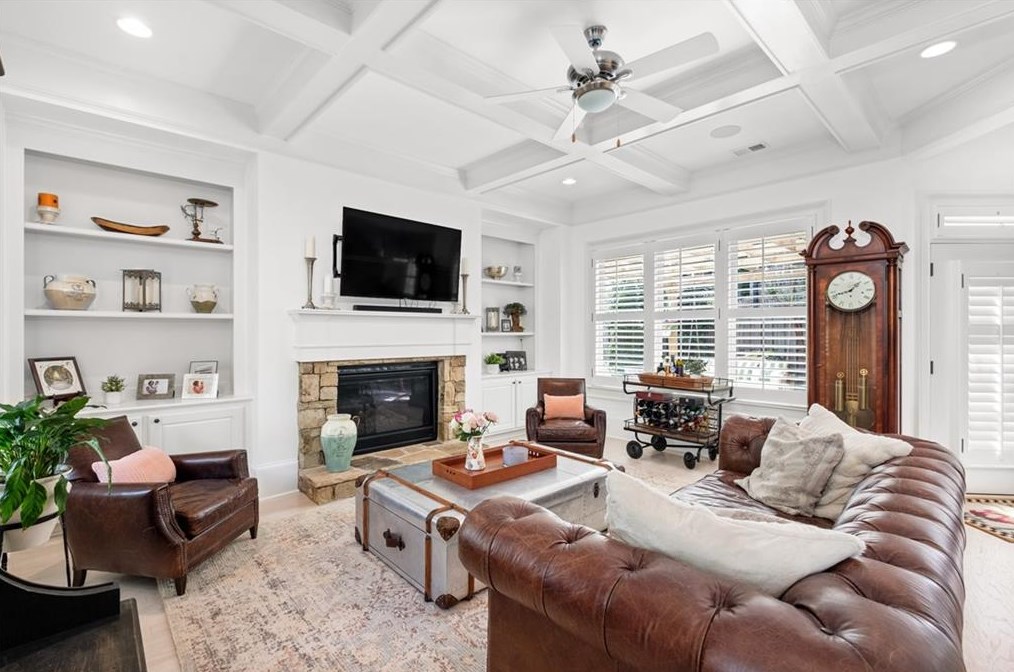 305 Valley Brook Way, Atlanta GA  30342-3378 exterior