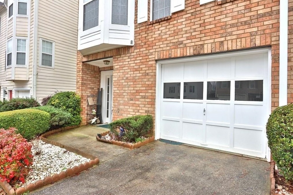 1399 Vintage Pointe Dr, Lawrenceville GA  30044-3285 exterior