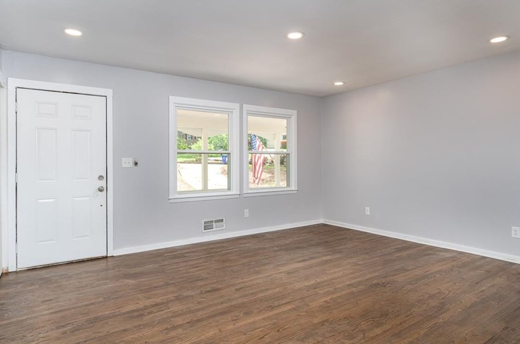 811 Cinderella Way, Decatur GA  30033-5834 exterior