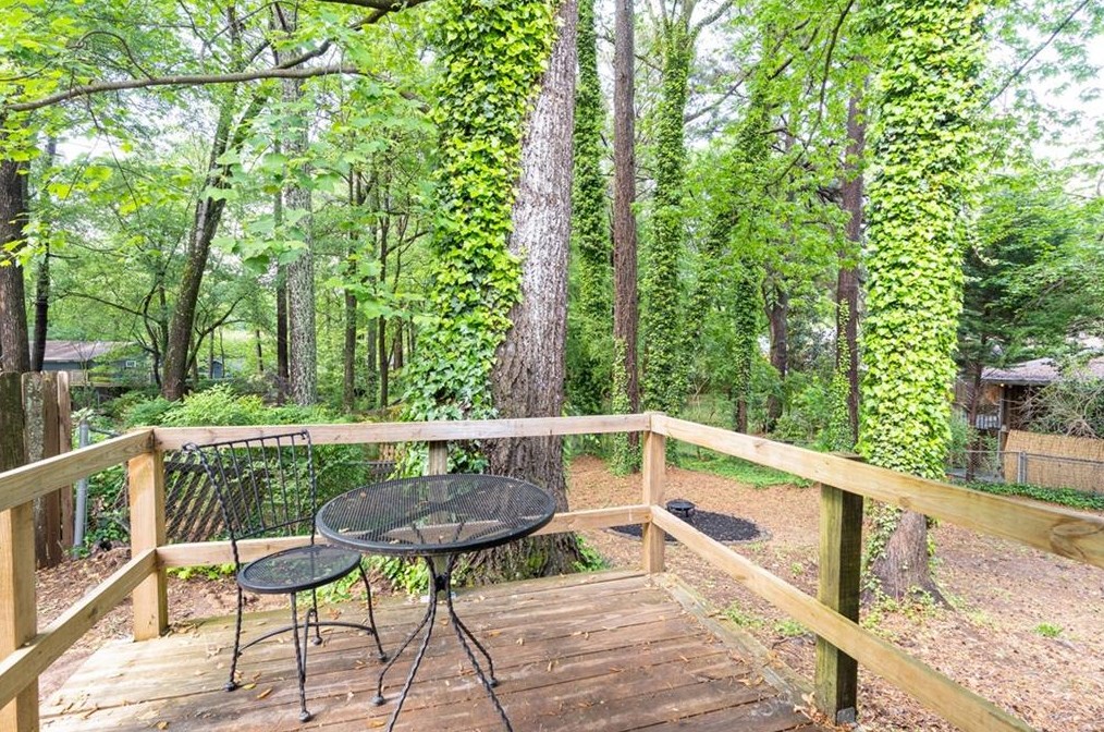 811 Cinderella Way, Decatur GA  30033-5834 exterior