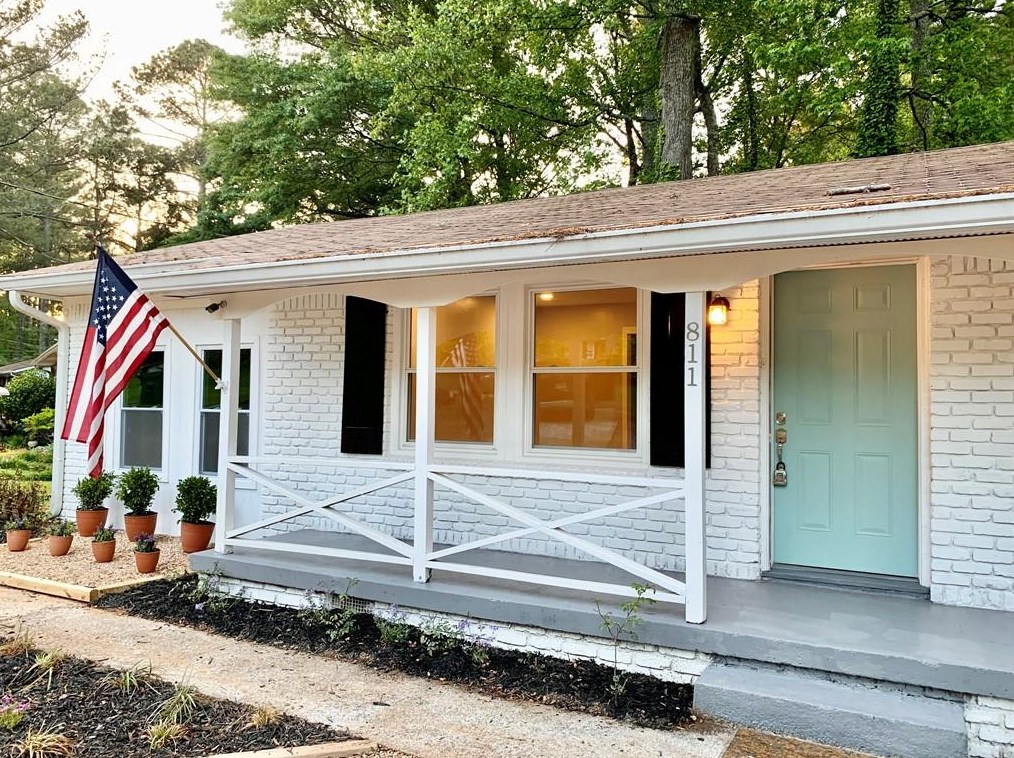 811 Cinderella Way, Decatur GA  30033-5834 exterior