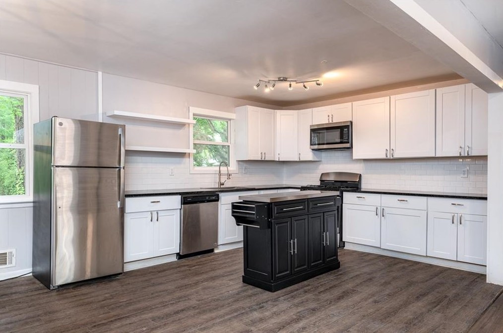 811 Cinderella Way, Decatur GA  30033-5834 exterior