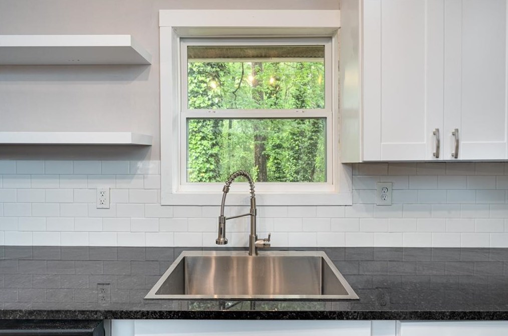 811 Cinderella Way, Decatur GA  30033-5834 exterior