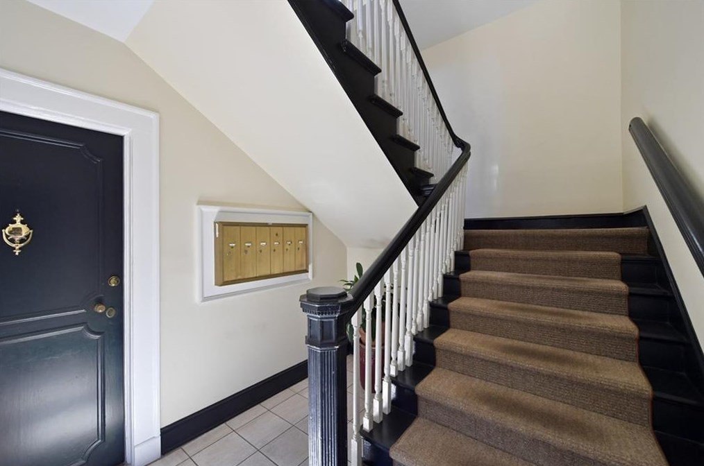 2260 Peachtree Rd, Atlanta GA  30309-1123 exterior