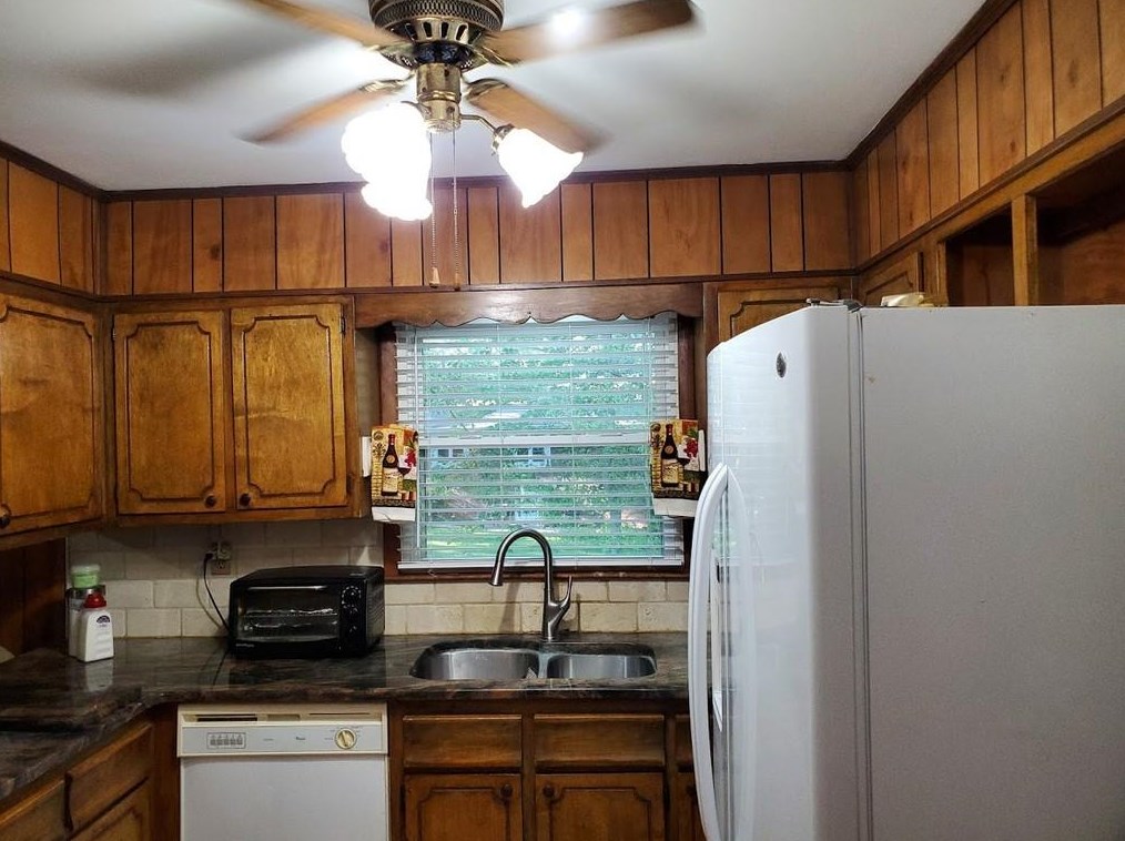 3646 Rainbow Dr, Decatur GA  30034-1919 exterior