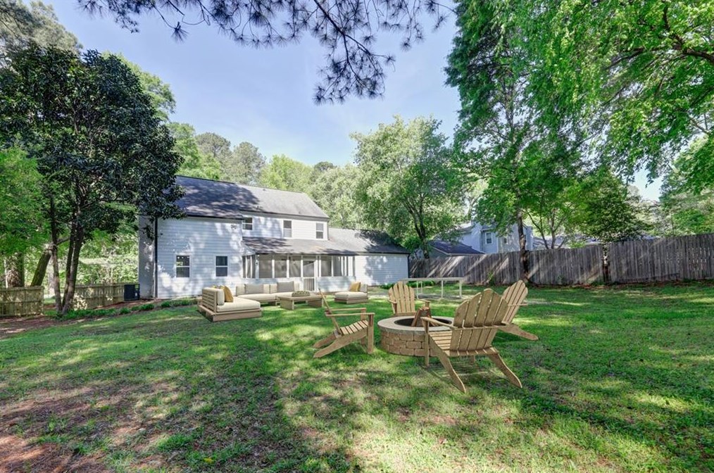 5625 Roberts Dr, Atlanta GA  30338-2733 exterior