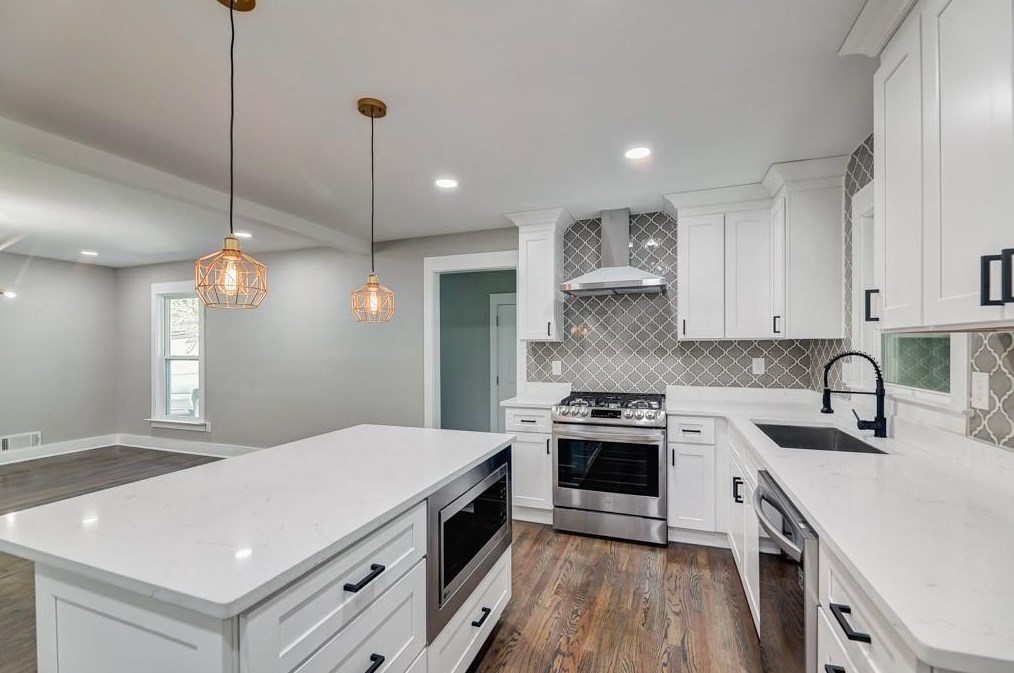 5625 Roberts Dr, Atlanta GA  30338-2733 exterior