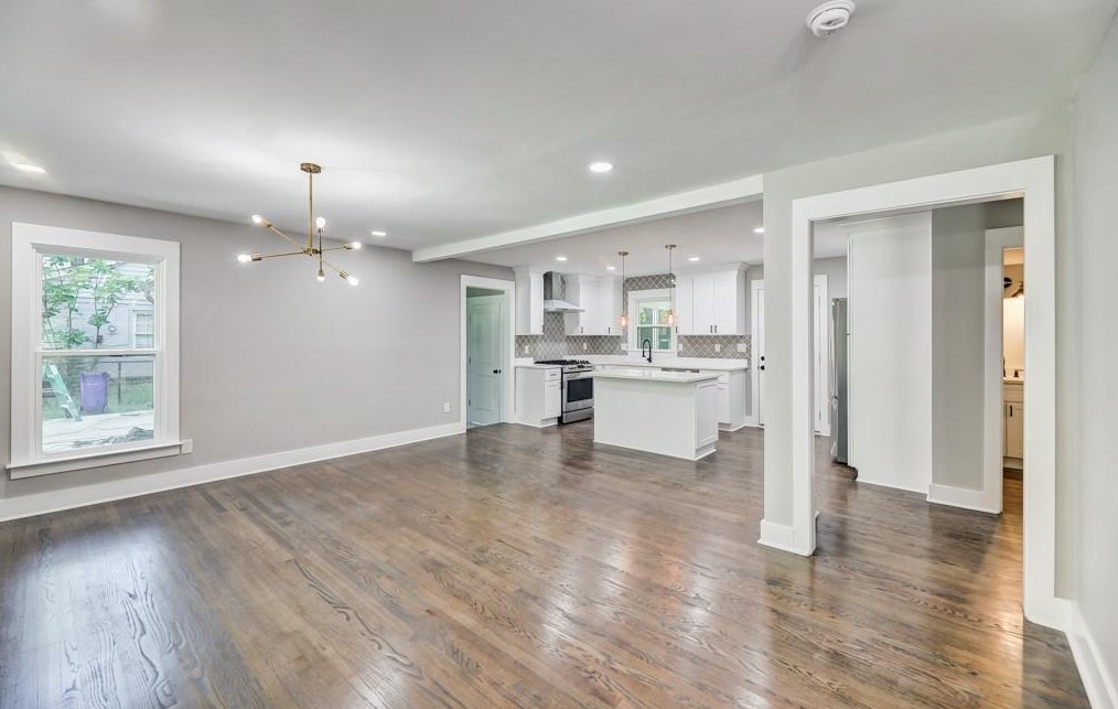 5625 Roberts Dr, Atlanta GA  30338-2733 exterior