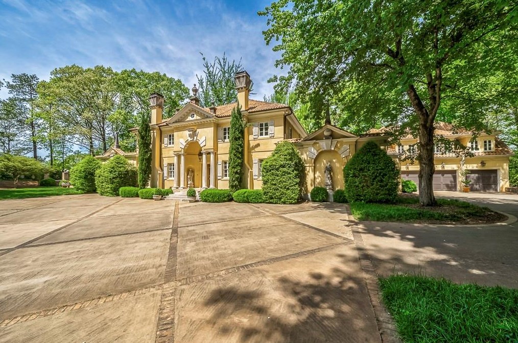4491 Sentinel Post Rd, Atlanta GA  30327-3911 exterior
