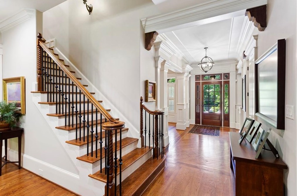 3389 Woodrow Way, Atlanta GA  30319-2448 exterior