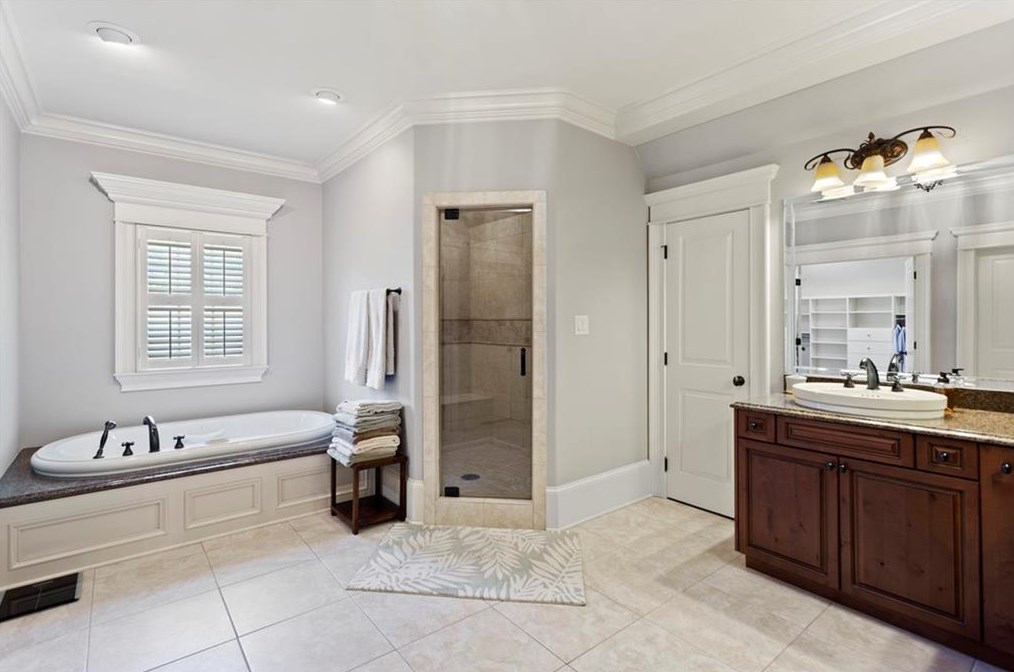 3389 Woodrow Way, Atlanta GA  30319-2448 exterior