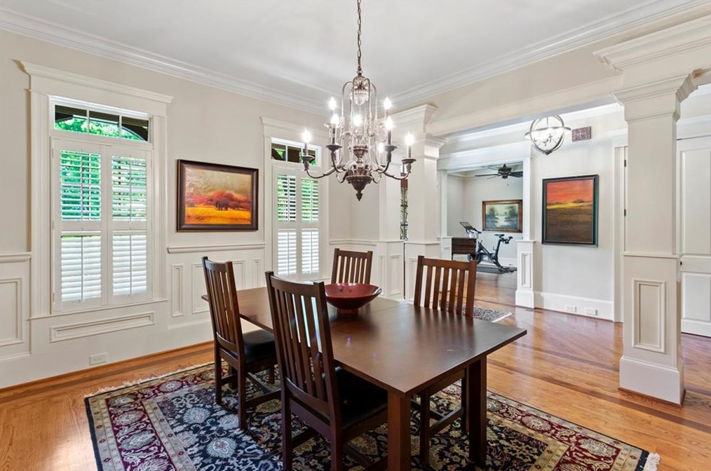3389 Woodrow Way, Atlanta GA  30319-2448 exterior