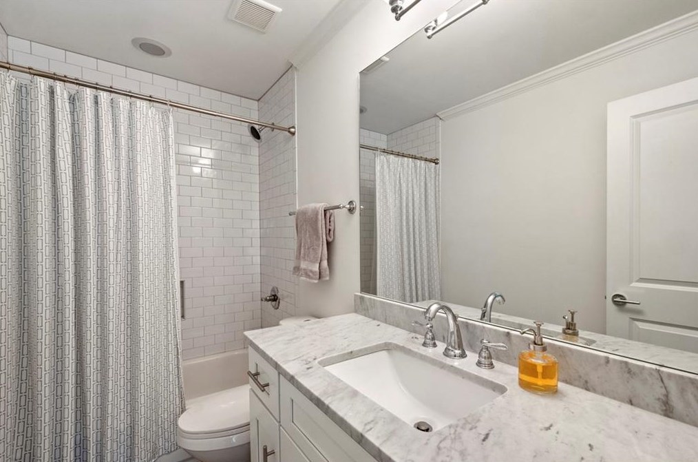 2505 Midway Rd, Decatur GA  30030-4565 exterior