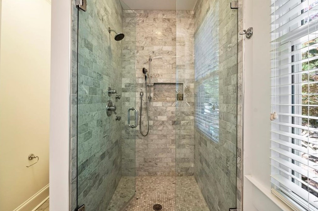 2505 Midway Rd, Decatur GA  30030-4565 exterior