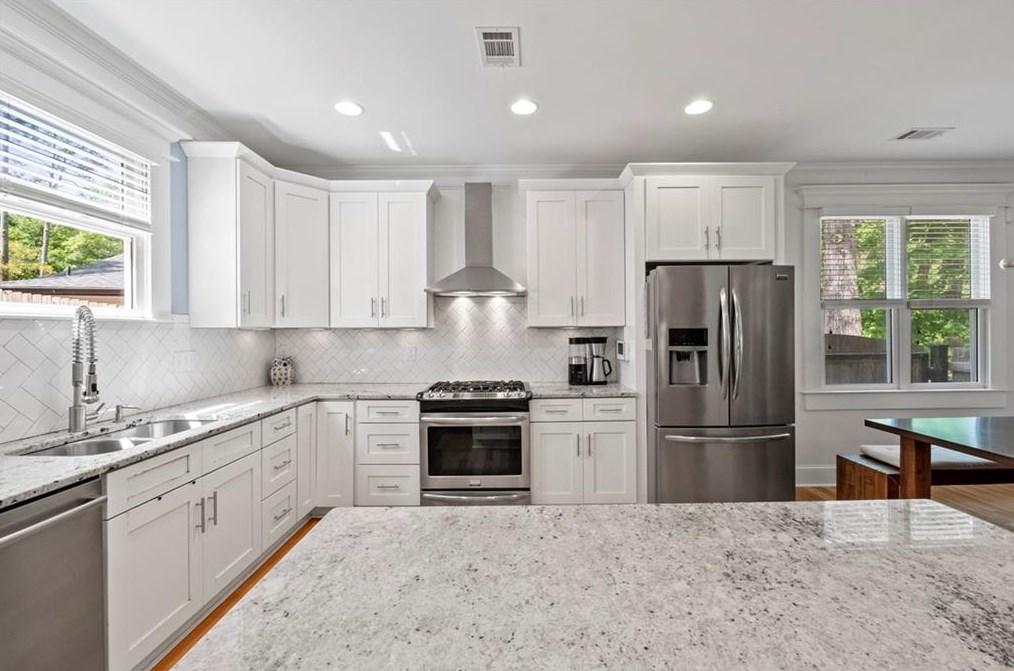 2505 Midway Rd, Decatur GA  30030-4565 exterior