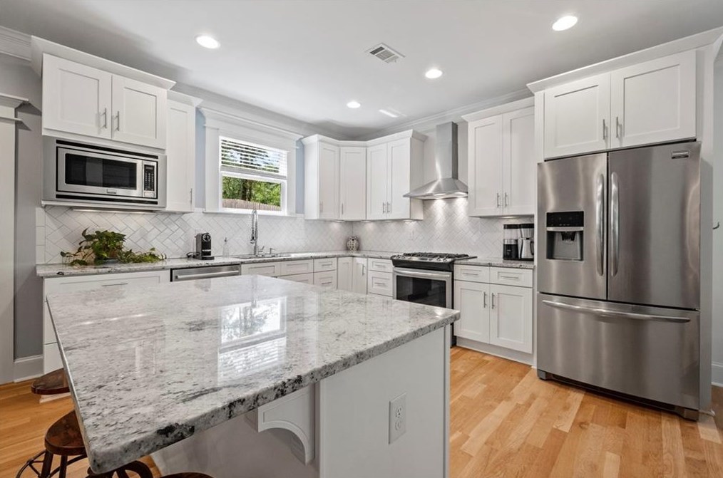 2505 Midway Rd, Decatur GA  30030-4565 exterior