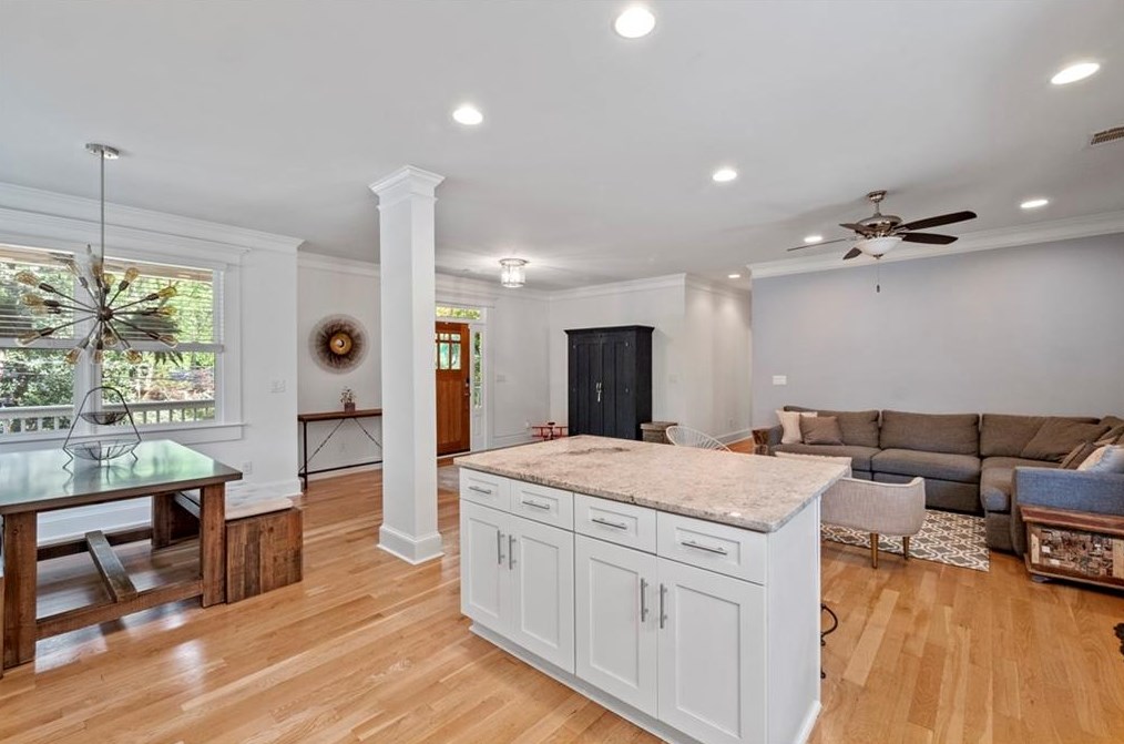 2505 Midway Rd, Decatur GA  30030-4565 exterior