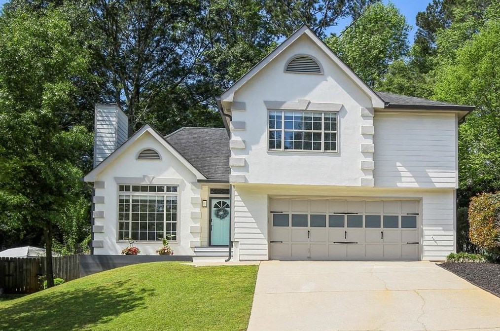 1098 Ashbury Dr, Decatur GA  30030-4165 exterior