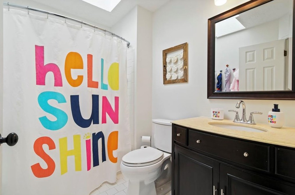 1098 Ashbury Dr, Decatur GA  30030-4165 exterior