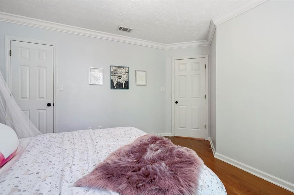 1098 Ashbury Dr, Decatur GA  30030-4165 exterior