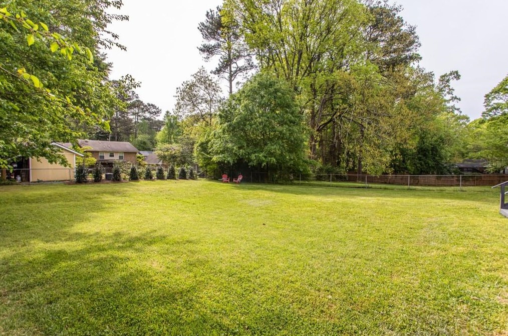 3093 Mount Olive Dr, Decatur GA  30033-3027 exterior