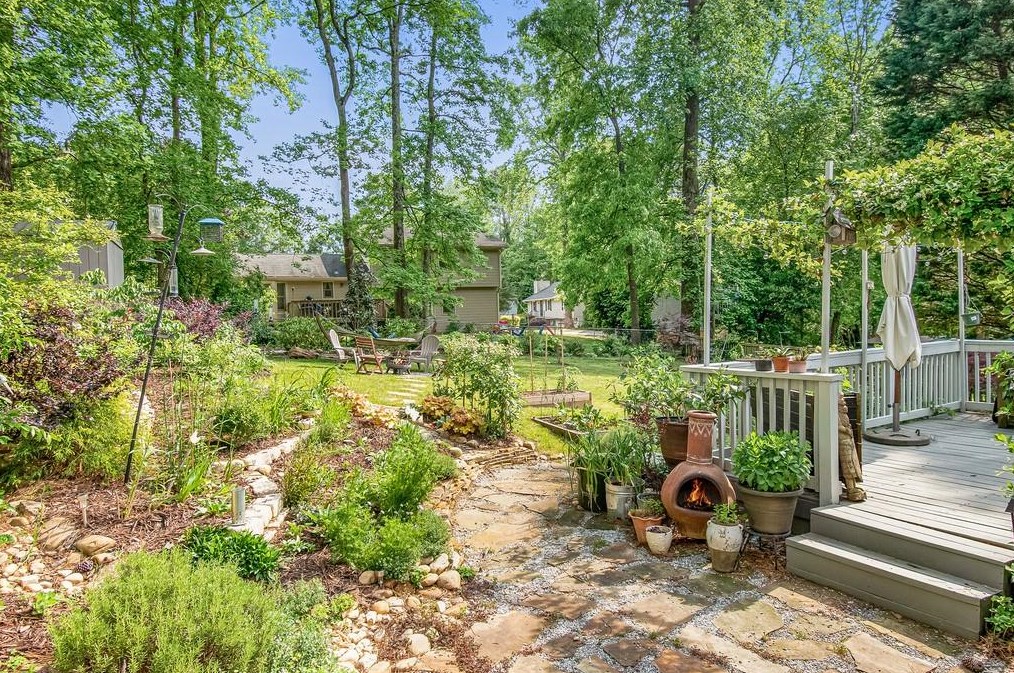 3143 Flamingo Dr, Decatur GA  30033-3905 exterior