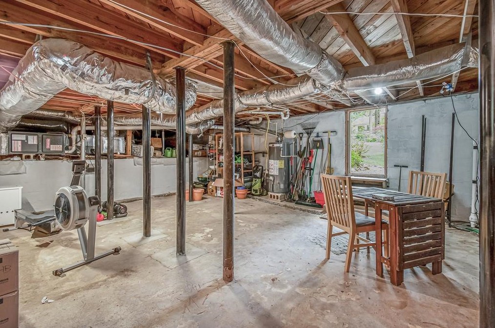 3143 Flamingo Dr, Decatur GA  30033-3905 exterior