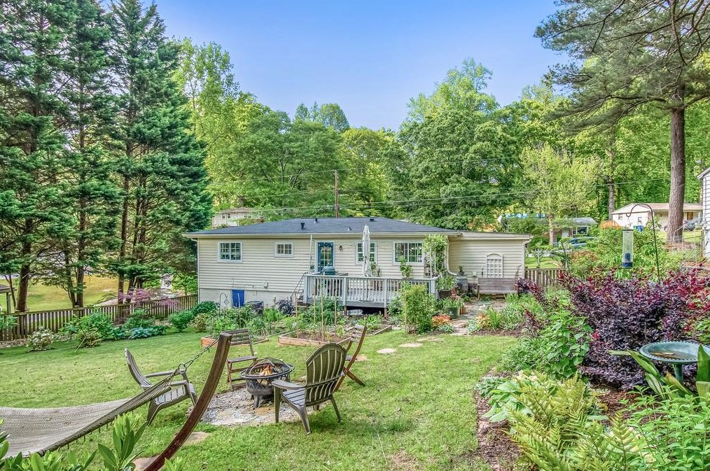 3143 Flamingo Dr, Decatur GA  30033-3905 exterior