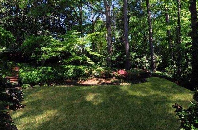 2827 Wyngate Dr, Atlanta GA  30305-2833 exterior