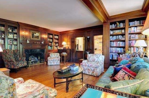 2827 Wyngate Dr, Atlanta GA  30305-2833 exterior