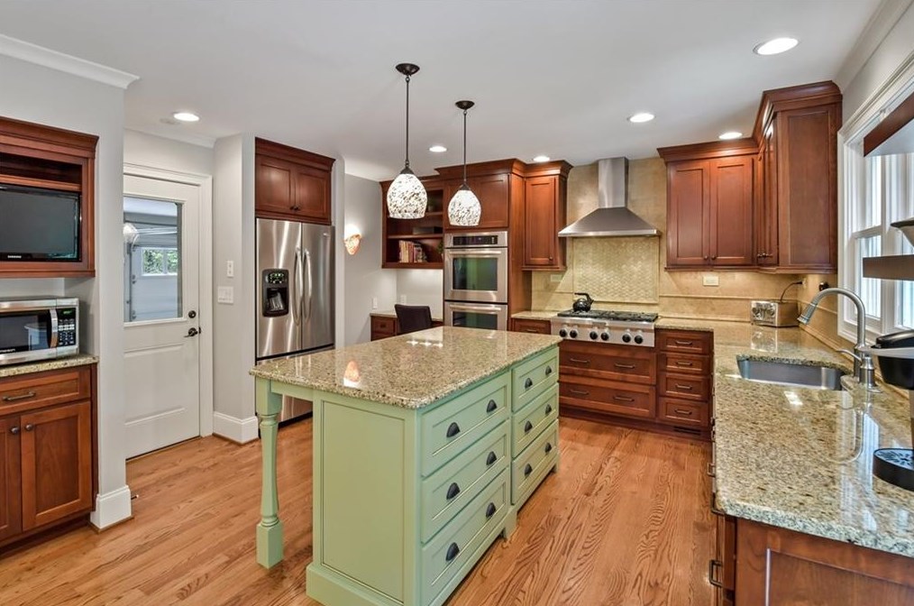 1270 Old Woodbine Rd, Atlanta GA  30319-1038 exterior