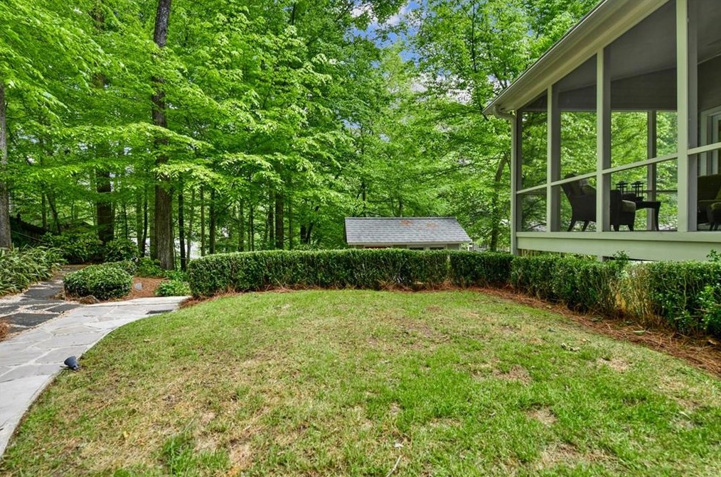 1270 Old Woodbine Rd, Atlanta GA  30319-1038 exterior