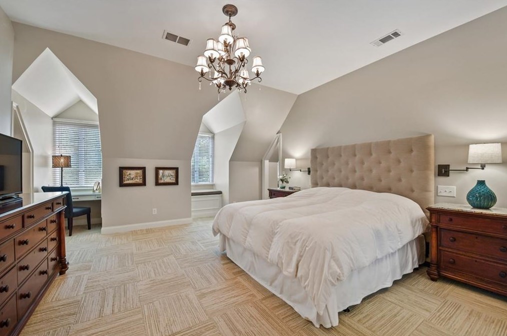 1270 Old Woodbine Rd, Atlanta GA  30319-1038 exterior