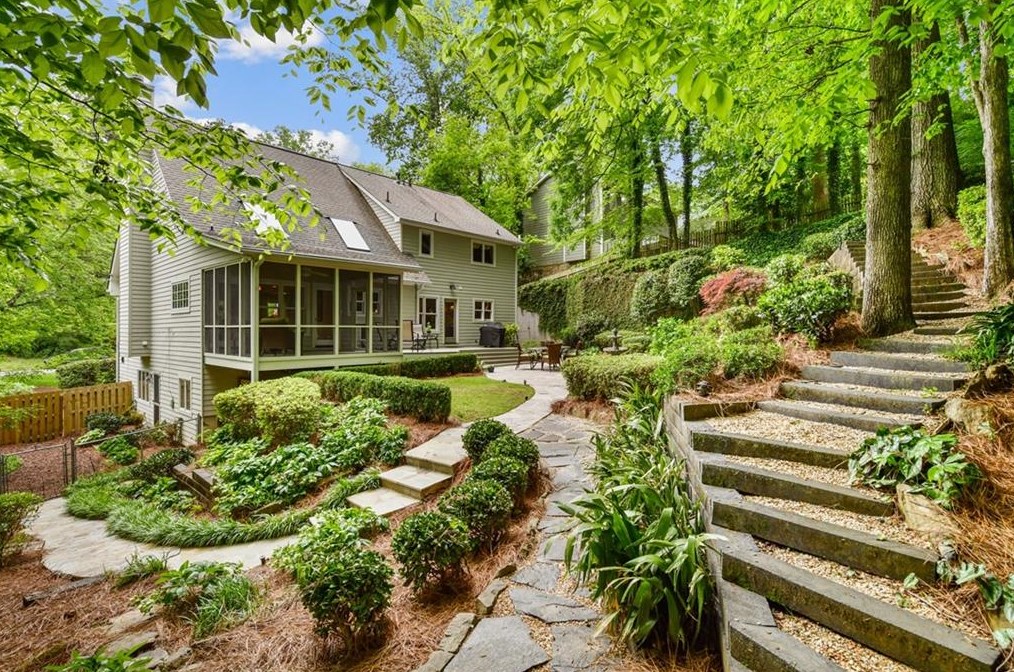 1270 Old Woodbine Rd, Atlanta GA  30319-1038 exterior