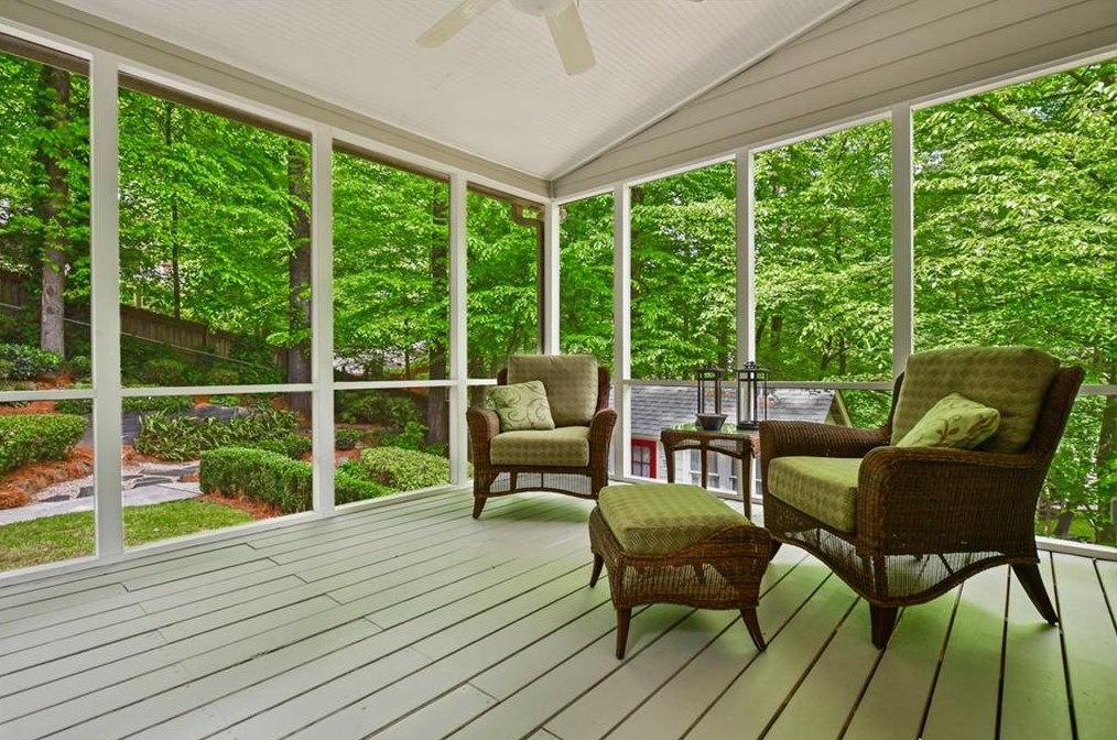1270 Old Woodbine Rd, Atlanta GA  30319-1038 exterior