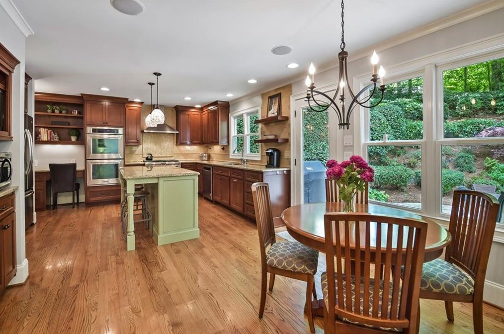 1270 Old Woodbine Rd, Atlanta GA  30319-1038 exterior