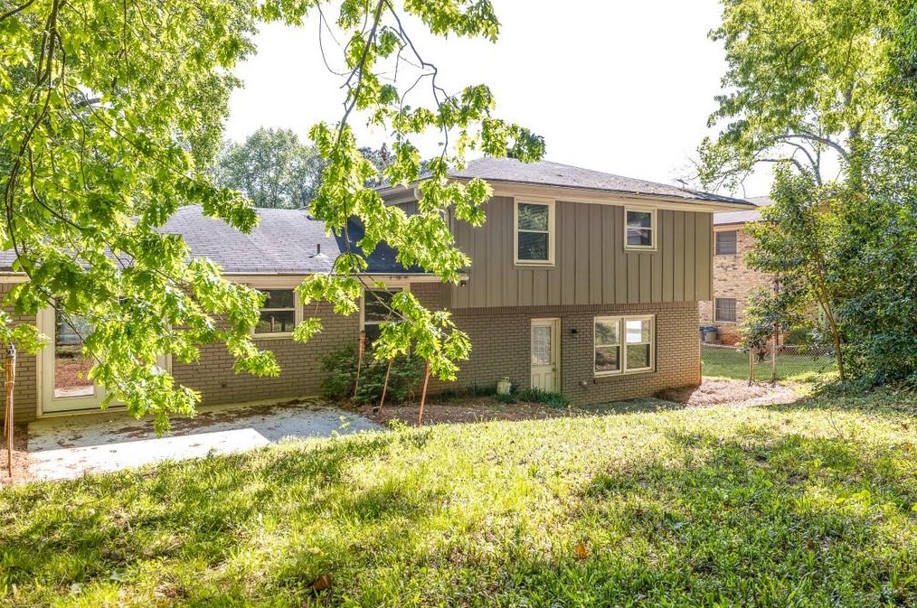 2139 Troutdale Dr, Decatur GA  30032-6045 exterior