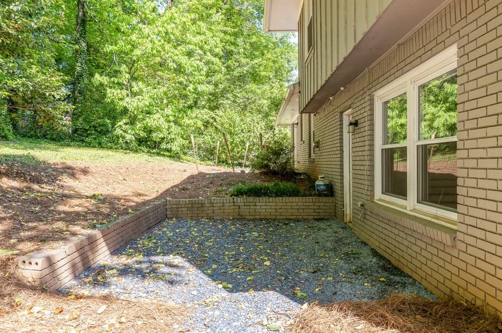 2139 Troutdale Dr, Decatur GA  30032-6045 exterior