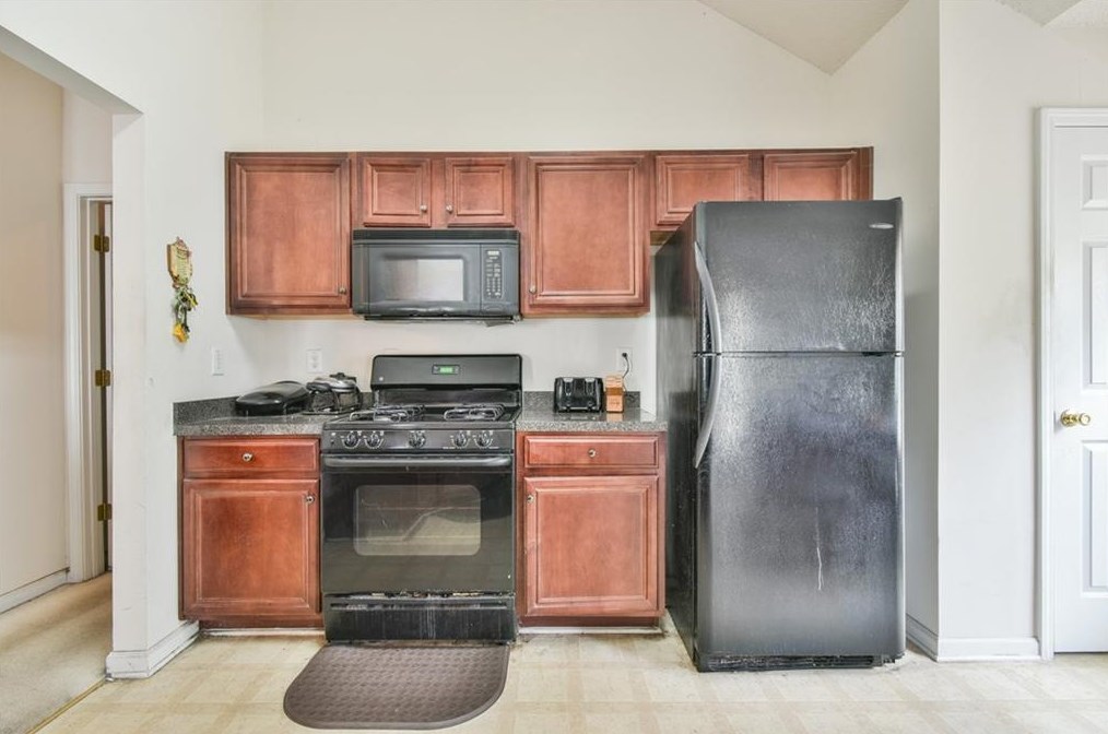 6116 Redtop Loop, Fairburn GA  30213-4419 exterior