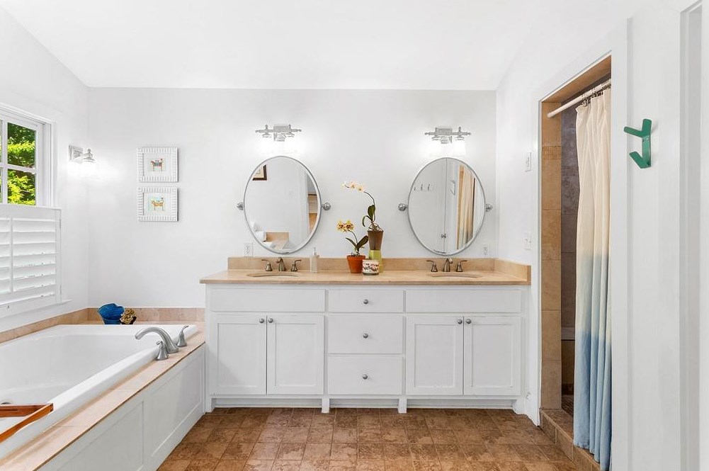 142 Superior Ave, Decatur GA  30030-1813 exterior