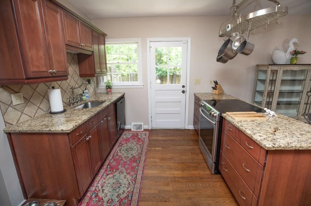 2333 Wineleas Rd, Decatur GA  30033-5518 exterior