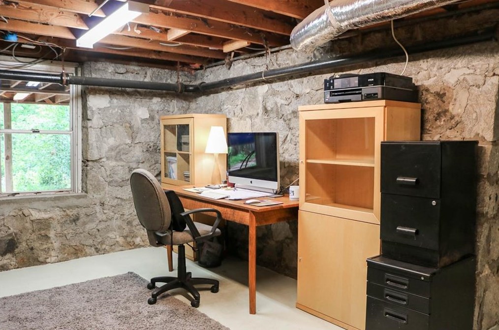 213 Shadowmoor Dr, Decatur GA  30030-3850 exterior