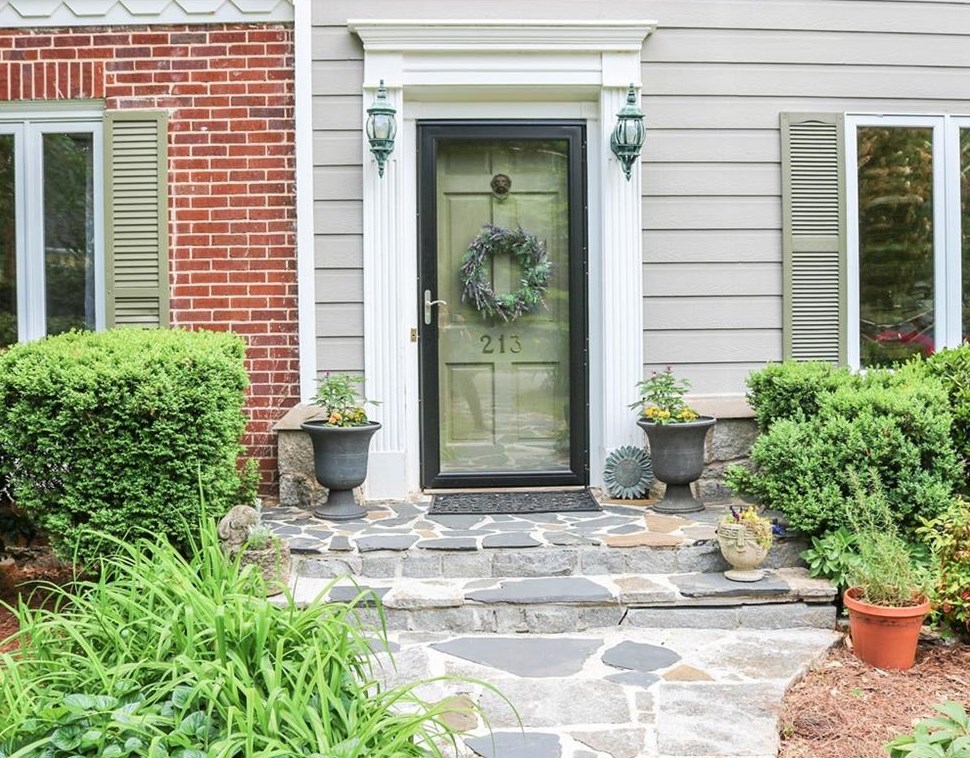 213 Shadowmoor Dr, Decatur GA  30030-3850 exterior