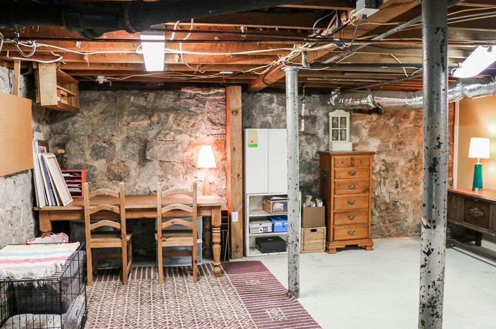 213 Shadowmoor Dr, Decatur GA  30030-3850 exterior