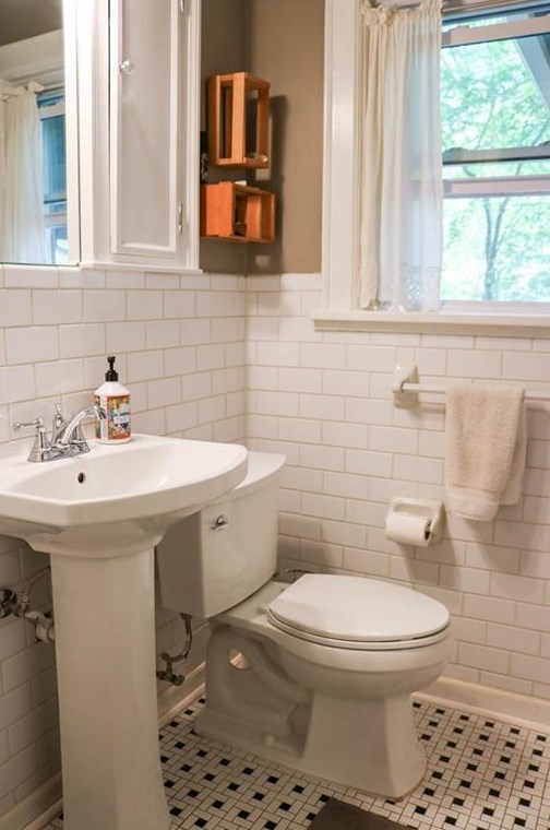 213 Shadowmoor Dr, Decatur GA  30030-3850 exterior