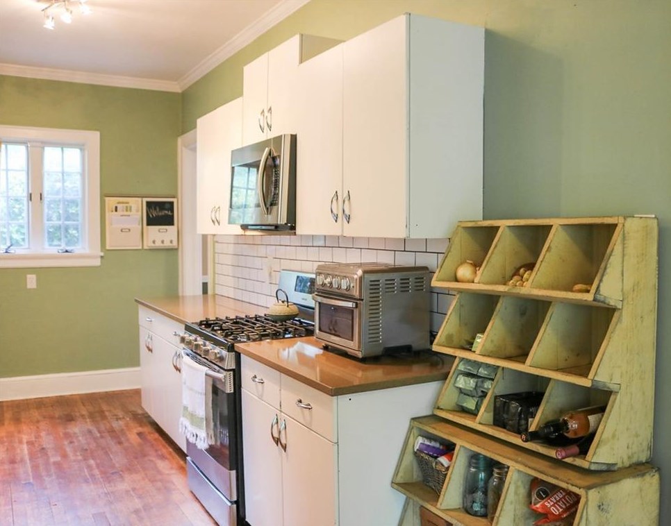 213 Shadowmoor Dr, Decatur GA  30030-3850 exterior