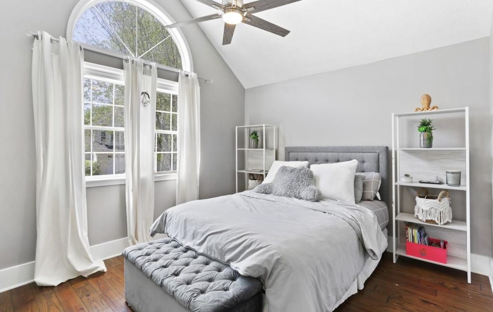 1056 Ashbury Dr, Decatur GA  30030-4165 exterior