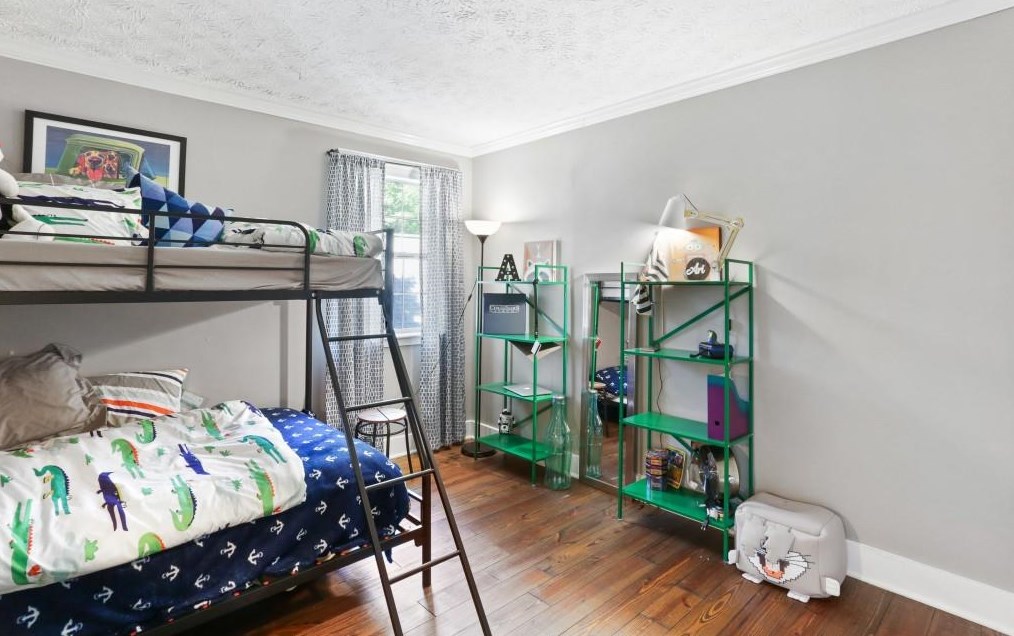 1056 Ashbury Dr, Decatur GA  30030-4165 exterior